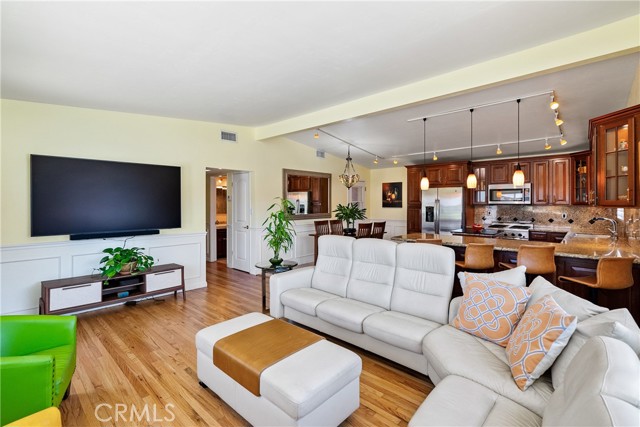 1002 Par Avenue, Paso Robles CA: https://media.crmls.org/medias/b19ac87e-7173-40bb-a226-d13764f32099.jpg
