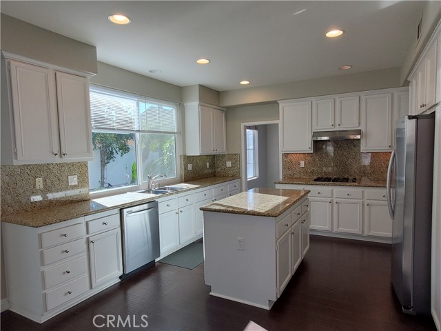 Detail Gallery Image 2 of 28 For 12 Santa Rida, Irvine,  CA 92606 - 5 Beds | 3 Baths
