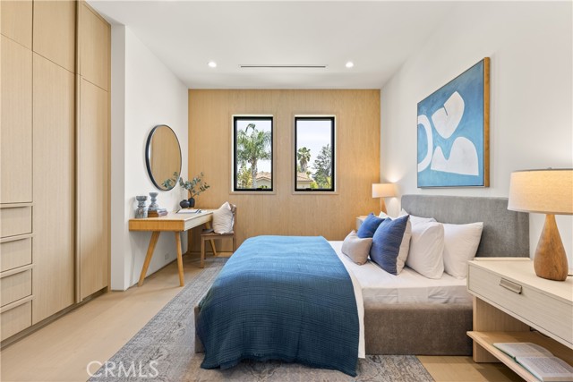 Image 11 of 38 For 13536 Morrison Street