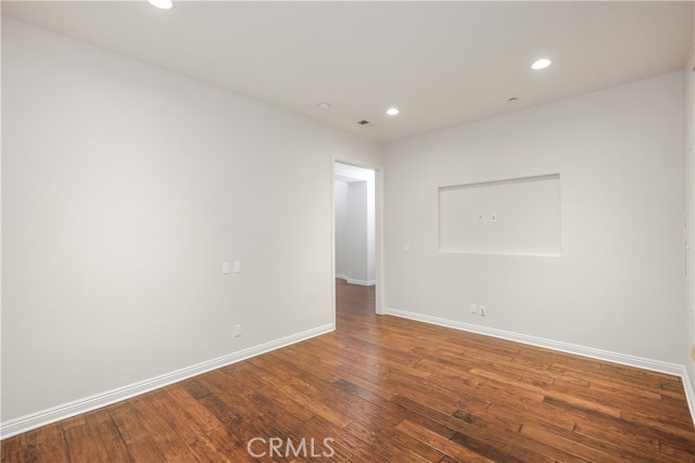 26 Woods Trail, Irvine CA: https://media.crmls.org/medias/b19bdcea-196d-42dc-b668-24676e9e51b3.jpg