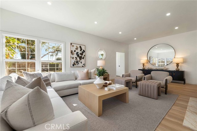 Detail Gallery Image 2 of 19 For 11333 Montana Ave, Los Angeles,  CA 90049 - 3 Beds | 2 Baths