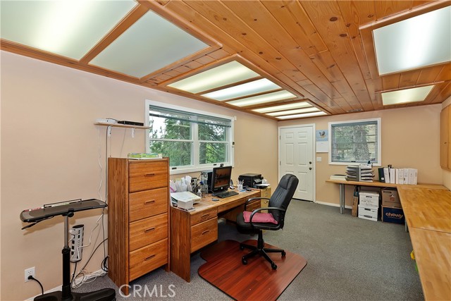 26349 Walnut Hills Drive, Lake Arrowhead CA: https://media.crmls.org/medias/b19c03f3-d0aa-4832-9181-7f55413dd7cf.jpg
