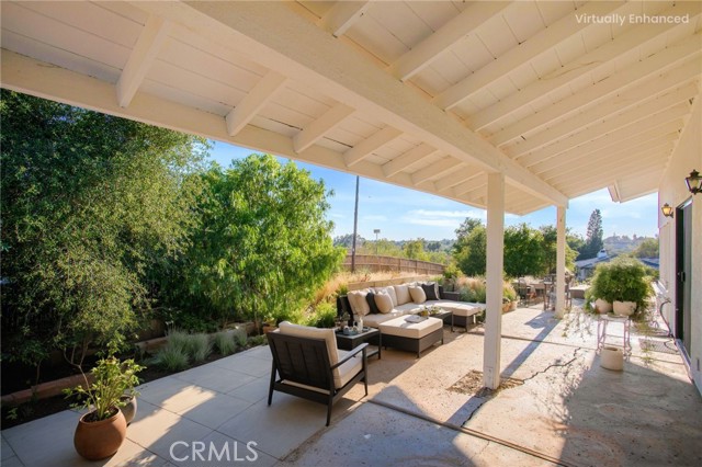 711 Tumble Creek Lane, Fallbrook CA: https://media.crmls.org/medias/b19c333d-ede4-42de-8419-06f2ddb8ca86.jpg
