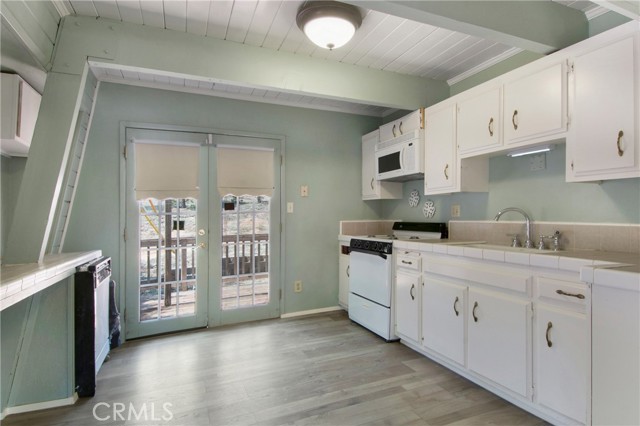 720 Maryland Road, Big Bear Lake CA: https://media.crmls.org/medias/b19c448c-deb3-465a-befb-d079f26dd0df.jpg