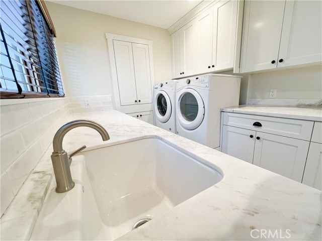 923 Lake Edge Way, Lake Arrowhead CA: https://media.crmls.org/medias/b19cdf0a-ee14-470d-9f00-62d72ccf4316.jpg