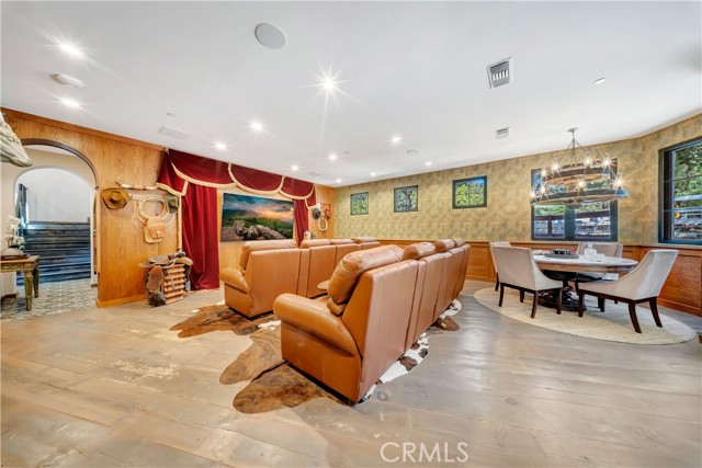 Detail Gallery Image 16 of 54 For 6451 Chesebro Rd, Agoura Hills,  CA 91301 - 6 Beds | 6/1 Baths