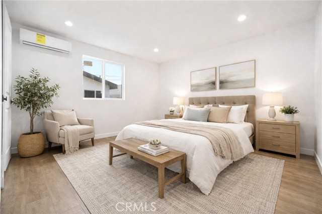 Detail Gallery Image 5 of 16 For 1106 W 74th St, Los Angeles,  CA 90044 - 7 Beds | 5 Baths