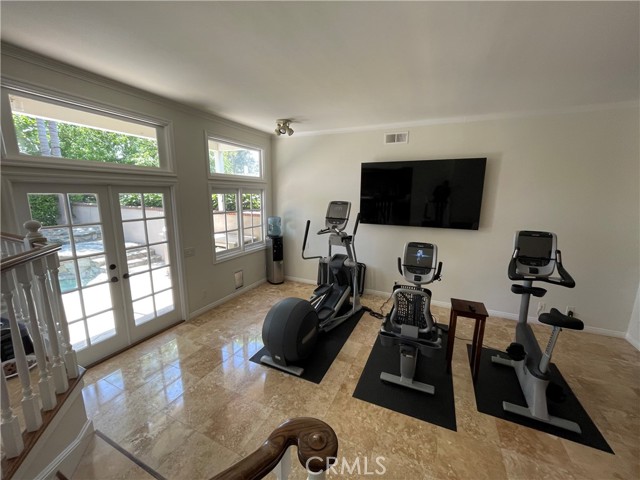 Detail Gallery Image 11 of 25 For 19375 Woodlands Dr, Huntington Beach,  CA 92648 - 5 Beds | 4/1 Baths