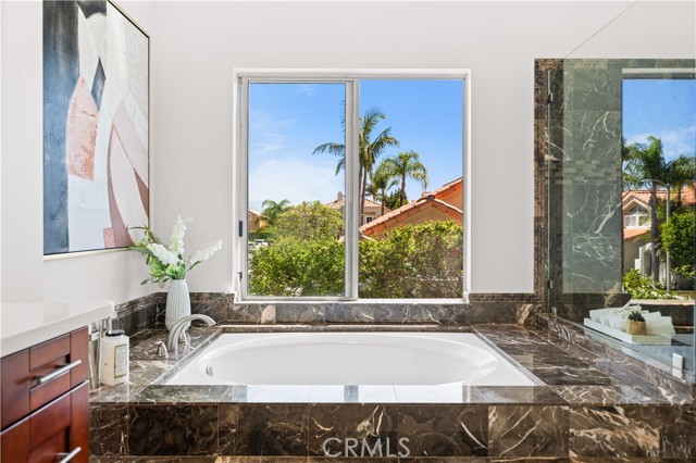 32 Belcanto, Irvine CA: https://media.crmls.org/medias/b19dad2a-46e9-42de-bc51-671d8b026231.jpg