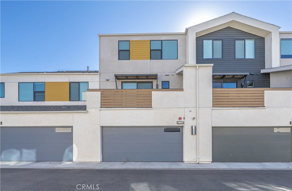 12234 Greenleaf Lane