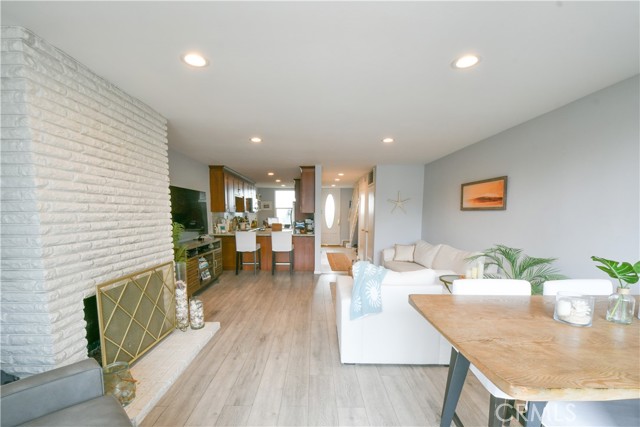 Detail Gallery Image 10 of 20 For 3957 Warner Ave, Huntington Beach,  CA 92649 - 2 Beds | 2 Baths