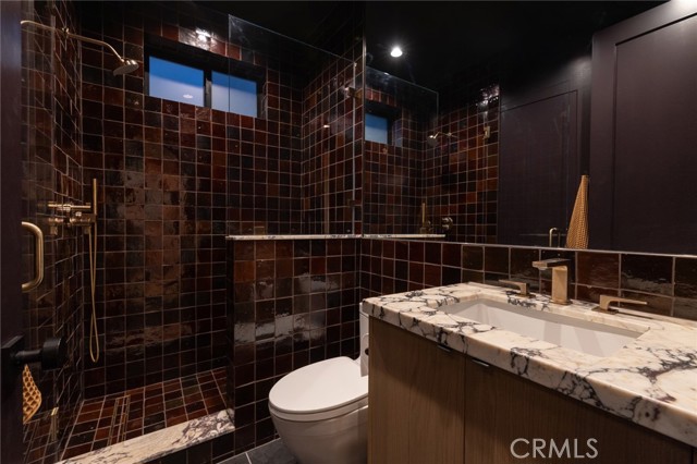 Detail Gallery Image 40 of 57 For 2212 Cliff Dr, Newport Beach,  CA 92663 - 5 Beds | 5/1 Baths