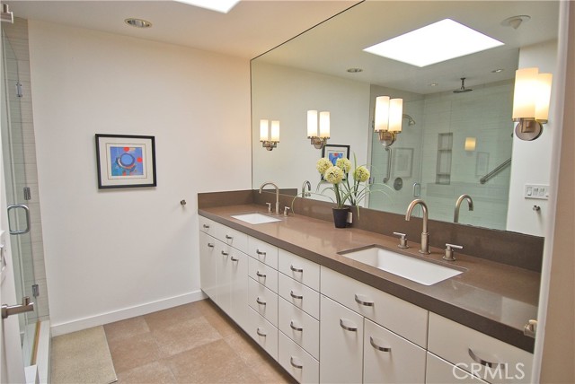 28 Fairway Drive, Manhattan Beach CA: https://media.crmls.org/medias/b19e2b6a-438e-416c-bd9f-81e066946b7c.jpg