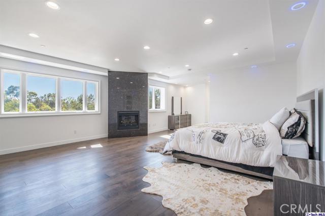 4 Bed Home for Sale in Los Angeles, California