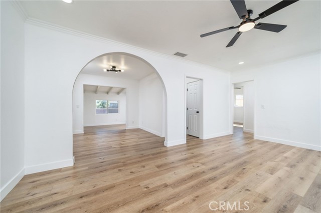 321 W Scott Street, Rialto CA: https://media.crmls.org/medias/b19f99d5-9d0e-4c1e-a0bc-9bb2b77d3113.jpg