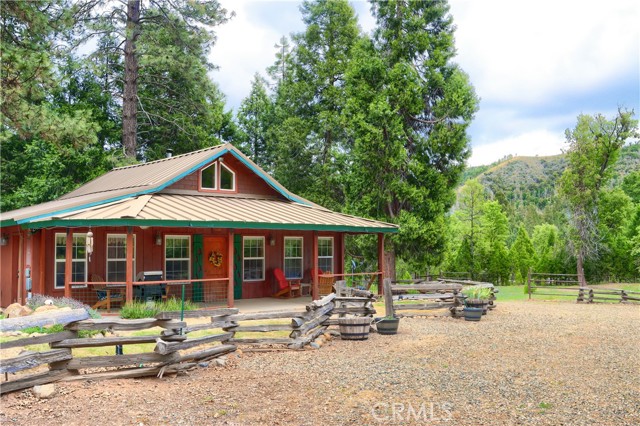 Detail Gallery Image 2 of 69 For 7072 Cranes Nest Rd, Mariposa,  CA 95338 - 1 Beds | 1 Baths
