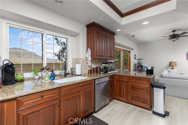Detail Gallery Image 14 of 38 For 744 Clearview Ln, San Luis Obispo,  CA 93405 - 3 Beds | 3 Baths