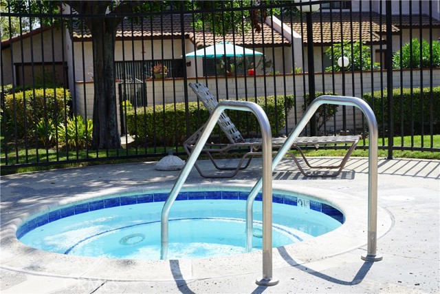 Detail Gallery Image 7 of 29 For 930 N Redding Way #D,  Upland,  CA 91768 - 3 Beds | 2/1 Baths