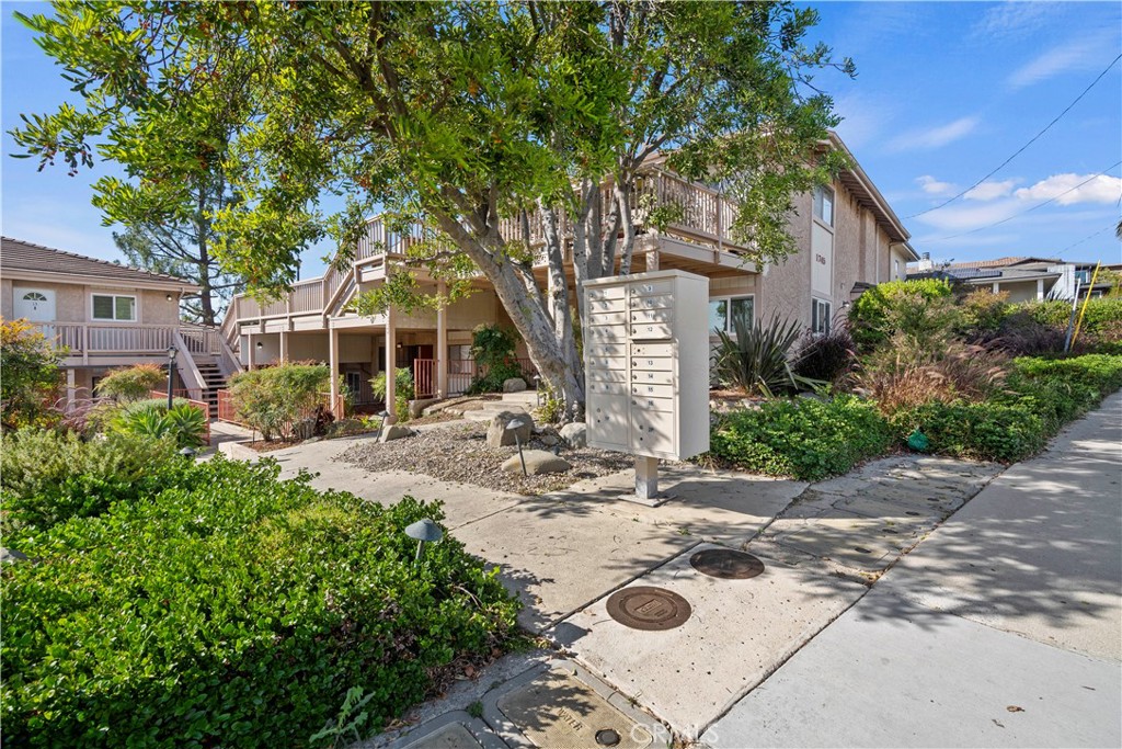 1745 Los Feliz Drive #2