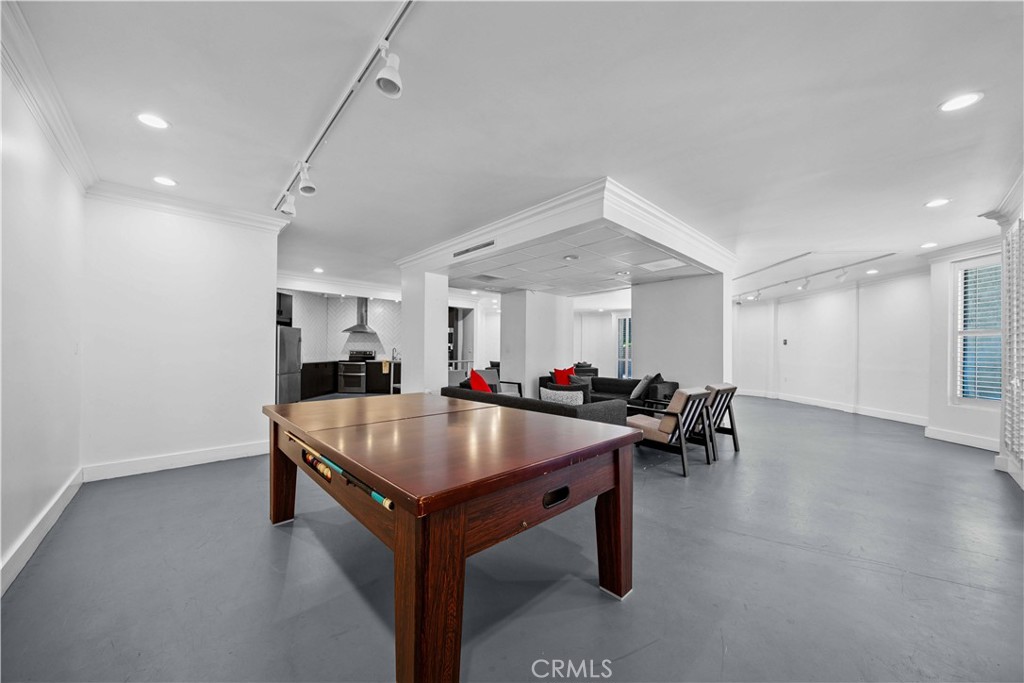 https://media.crmls.org/medias/b1a13c62-0dc2-4d78-9111-56609e1ae8cd.jpg?preset=X-Large