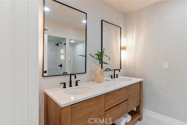 Detail Gallery Image 20 of 64 For 5166 Marmol Dr, Woodland Hills,  CA 91364 - 3 Beds | 3 Baths