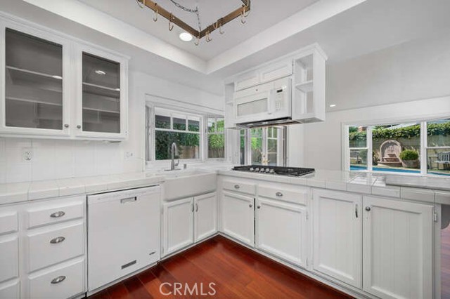 9572 Indian Wells Circle, Huntington Beach CA: https://media.crmls.org/medias/b1a1d3df-1c12-42d6-bb43-21cde2a2839c.jpg