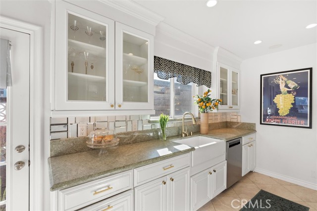 Detail Gallery Image 12 of 42 For 625 Camino Real, Redondo Beach,  CA 90277 - 3 Beds | 2 Baths