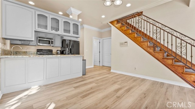 Detail Gallery Image 9 of 41 For 13769 13969 Cordary Ave, Hawthorne,  CA 90250 - 4 Beds | 2/1 Baths