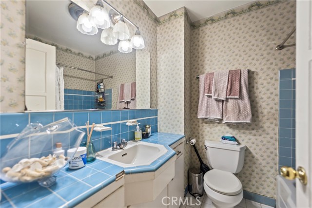 Detail Gallery Image 34 of 46 For 8383 Westlawn Ave, Los Angeles,  CA 90045 - 4 Beds | 2 Baths