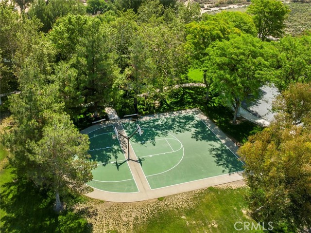26800 Fairlain Drive, Valencia CA: https://media.crmls.org/medias/b1a35f47-7179-4d23-be58-700d9e7ec14e.jpg