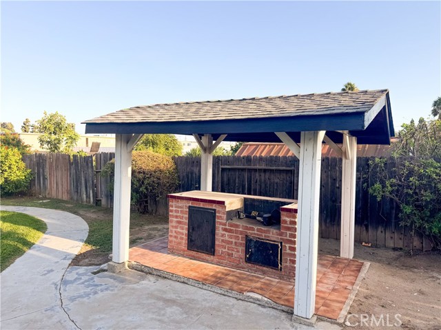 9952 Independence Avenue photo 29