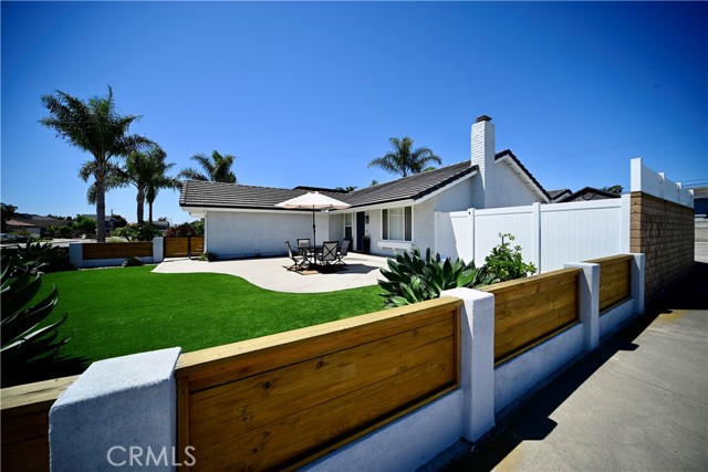 Detail Gallery Image 4 of 39 For 21651 Hilaria, Huntington Beach,  CA 92646 - 3 Beds | 2 Baths