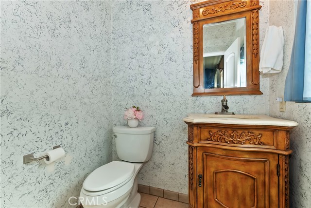 Detail Gallery Image 9 of 41 For 22771 Fir Ln, Crestline,  CA 92325 - 4 Beds | 2/1 Baths