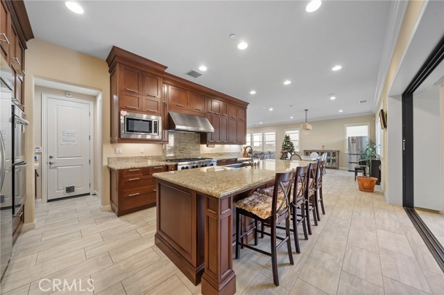 Detail Gallery Image 17 of 40 For 19 Hollyhock, Lake Forest,  CA 92630 - 5 Beds | 5/1 Baths