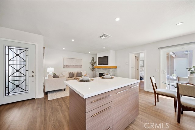 10 Windrow, Irvine CA: https://media.crmls.org/medias/b1a792a4-feaf-4c3a-855a-9a7cfbcadbdc.jpg