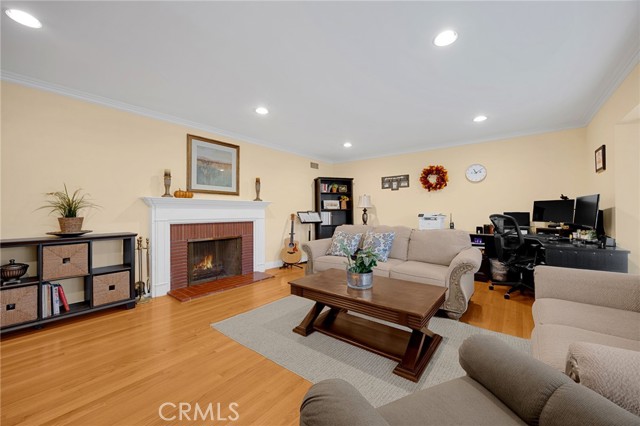 Detail Gallery Image 6 of 45 For 1627 Oak Tree Lane, Glendora,  CA 91741 - 3 Beds | 2/1 Baths