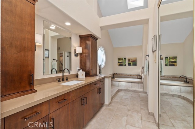 6260 Napoli Court, Long Beach CA: https://media.crmls.org/medias/b1a7e1d7-10eb-4ba7-a4d7-1fac398f7e84.jpg