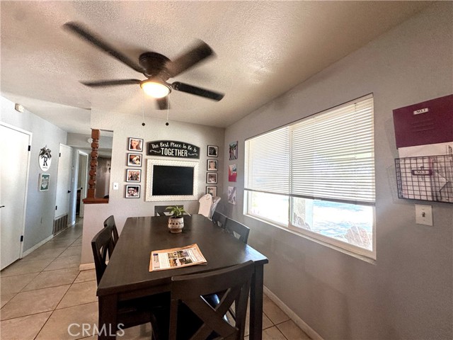 644 Whittendale Street, Bakersfield CA: https://media.crmls.org/medias/b1a840e6-006a-4bbb-b12d-ef933ba40c7e.jpg