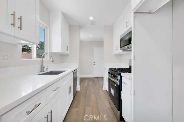 1234 W 89th Street, Los Angeles CA: https://media.crmls.org/medias/b1a85f0e-4364-4655-a78c-2183c6d34f46.jpg