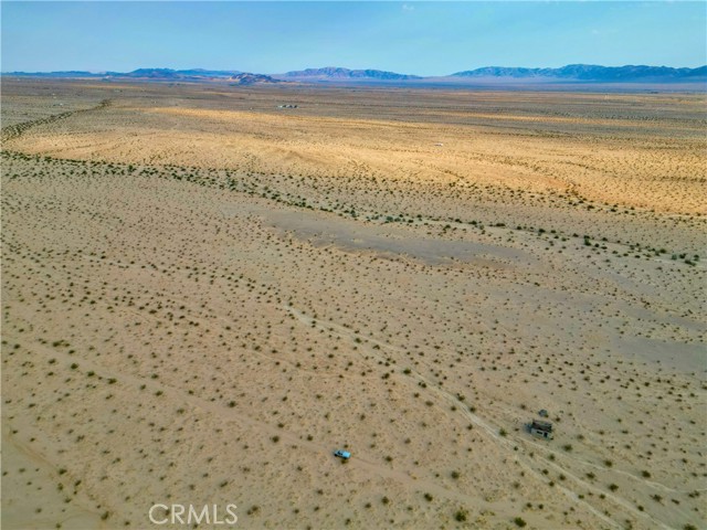 1 Sullivan Rd, 29 Palms CA: https://media.crmls.org/medias/b1a86422-52ac-4953-bbdd-391dcaaf331e.jpg