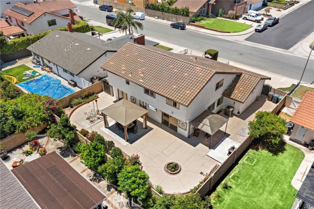 16086 Sweetleaf Street, Fountain Valley CA: https://media.crmls.org/medias/b1a9fb72-13e4-4f19-b7c2-86f353bdba2a.jpg