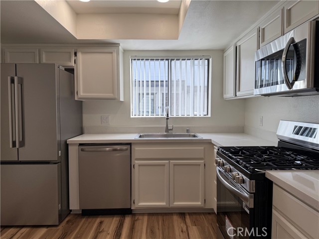 Detail Gallery Image 5 of 14 For 5250 Colodny Dr #21,  Agoura Hills,  CA 91301 - 2 Beds | 2/1 Baths