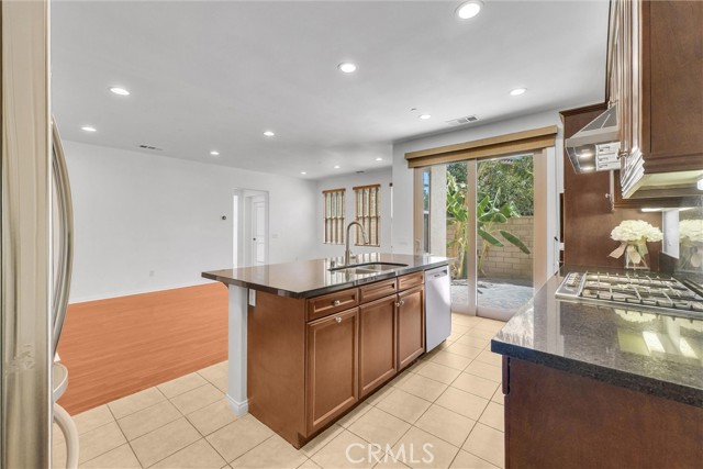 65 Sacred Path, Irvine CA: https://media.crmls.org/medias/b1ab15fd-ecca-4265-aec4-ba358db0212a.jpg