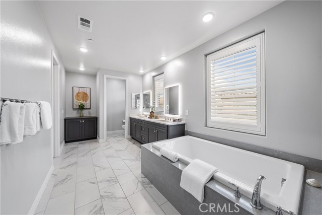 Detail Gallery Image 31 of 49 For 113 Wanderer, Irvine,  CA 92618 - 4 Beds | 4/1 Baths