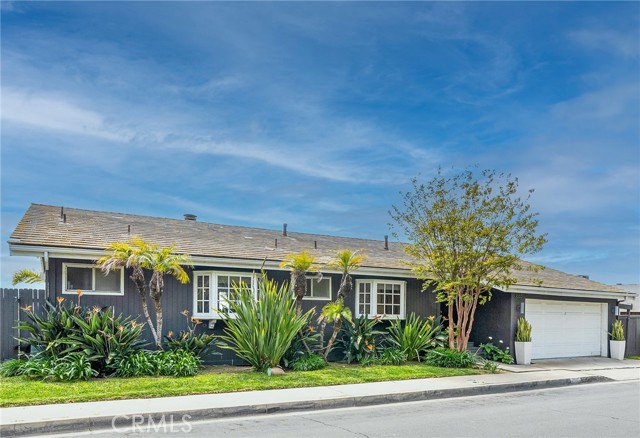 Detail Gallery Image 2 of 70 For 1665 Tahiti Ave, Laguna Beach,  CA 92651 - 3 Beds | 2 Baths