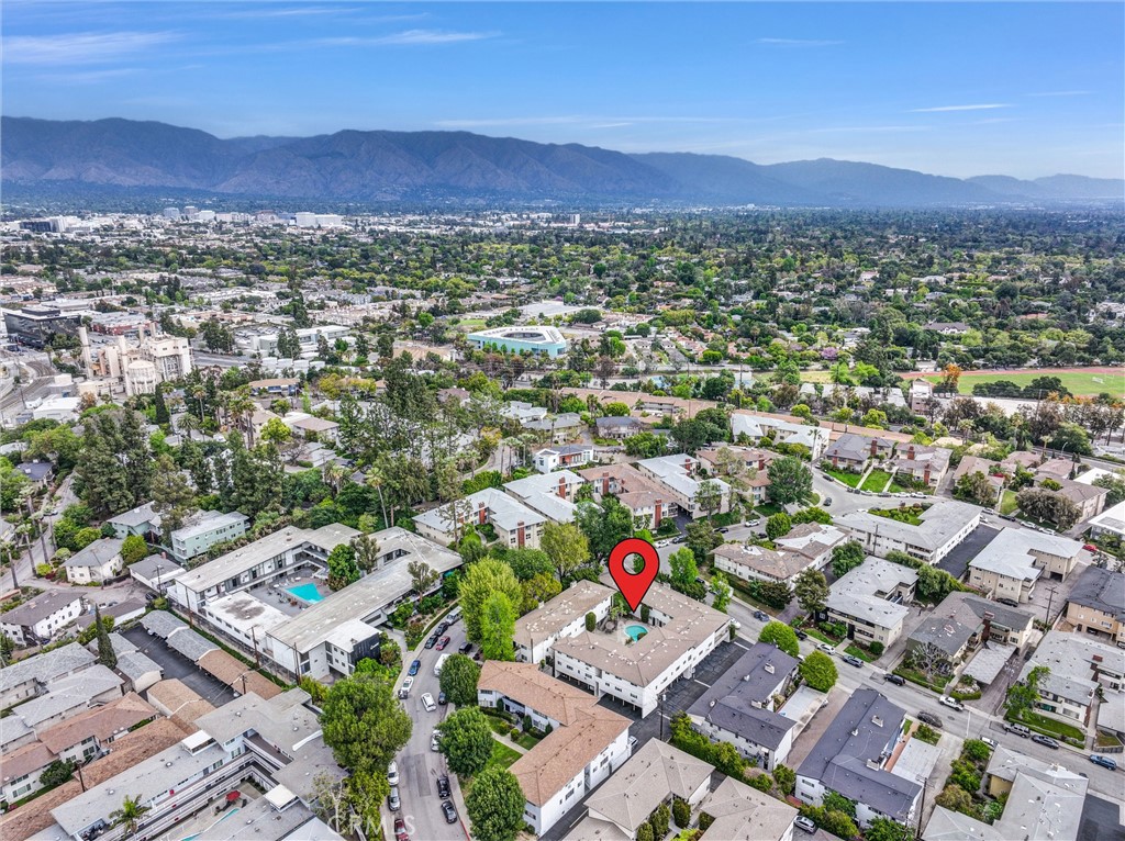 https://media.crmls.org/medias/b1ab40b8-a28b-41d1-9c35-7f68ad4c127f.jpg?preset=X-Large