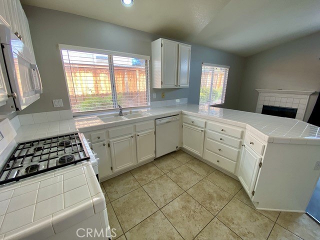 Detail Gallery Image 11 of 27 For 39818 Western Jay Way, Murrieta,  CA 92562 - 3 Beds | 2/1 Baths