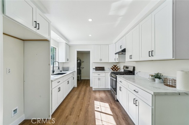 Detail Gallery Image 12 of 56 For 434 Teton Pl, Corona,  CA 92879 - 4 Beds | 2 Baths