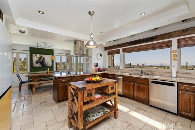 28212 San Marcos, Mission Viejo CA: https://media.crmls.org/medias/b1ac7d1e-0f44-4e7e-ae2c-11bee7daf15e.jpg