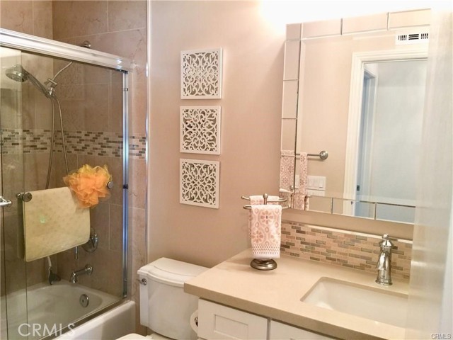 7 ELMBROOK, Aliso Viejo CA: https://media.crmls.org/medias/b1acfd01-c727-4f19-b926-a0d6c2bc5e44.jpg